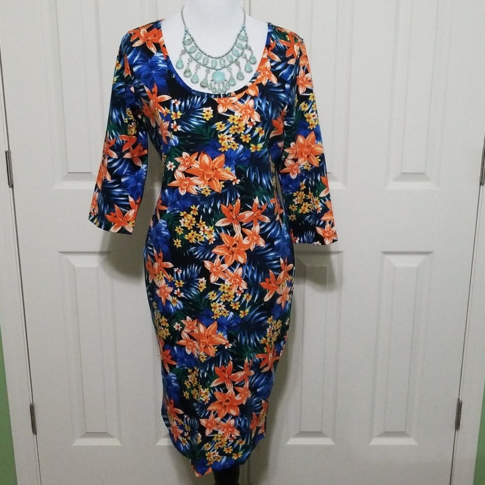 *PLUS SIZE* Dress
